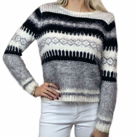 Forever 21 Sweaters - Fuzzy black gray cream eyelash Sweater w Pattern